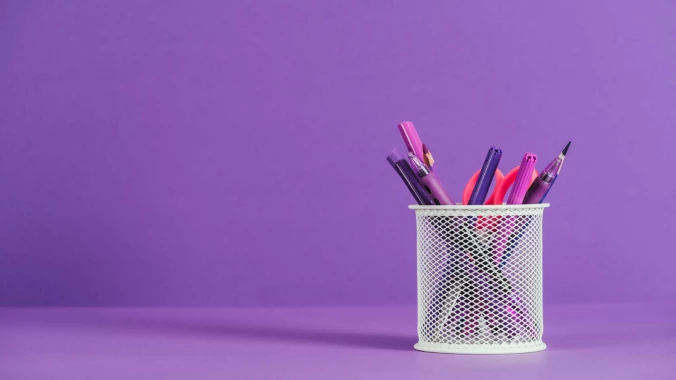 Primerjava graviranih in tiskanih pisal - kaj izbrati za svoje podjetje?