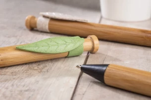 FOLL pisalo s kroglico - svetlo zelena