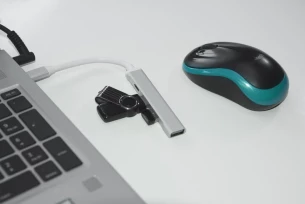 USB HUB razdelilnik - ROSKO - srebrn