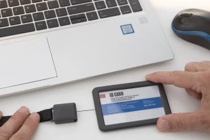 BINO etui za osebno izkaznico - BLACK